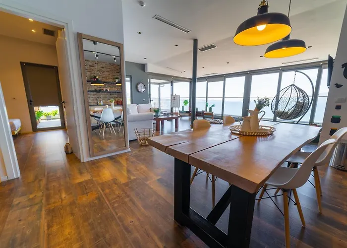 伊庇鲁斯酒店 4* Sarandë